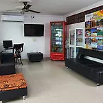 Hotel La Casa Del Turista